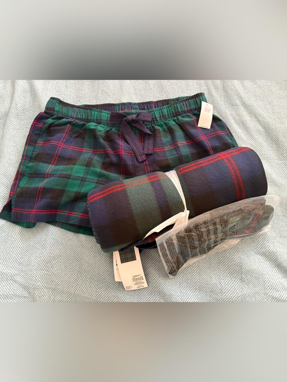 Old Navy Green Navy Red Tartan Throw Blanket, shorts and eye mask. Nwt